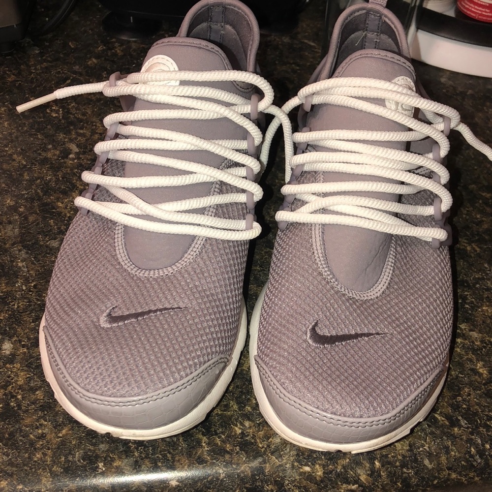 womens nike air presto size 9. lightly worn